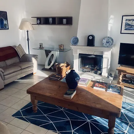 Modern Two Bedroom Poolside Townhouse * Budens