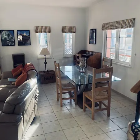 Modern Two Bedroom Poolside Townhouse *